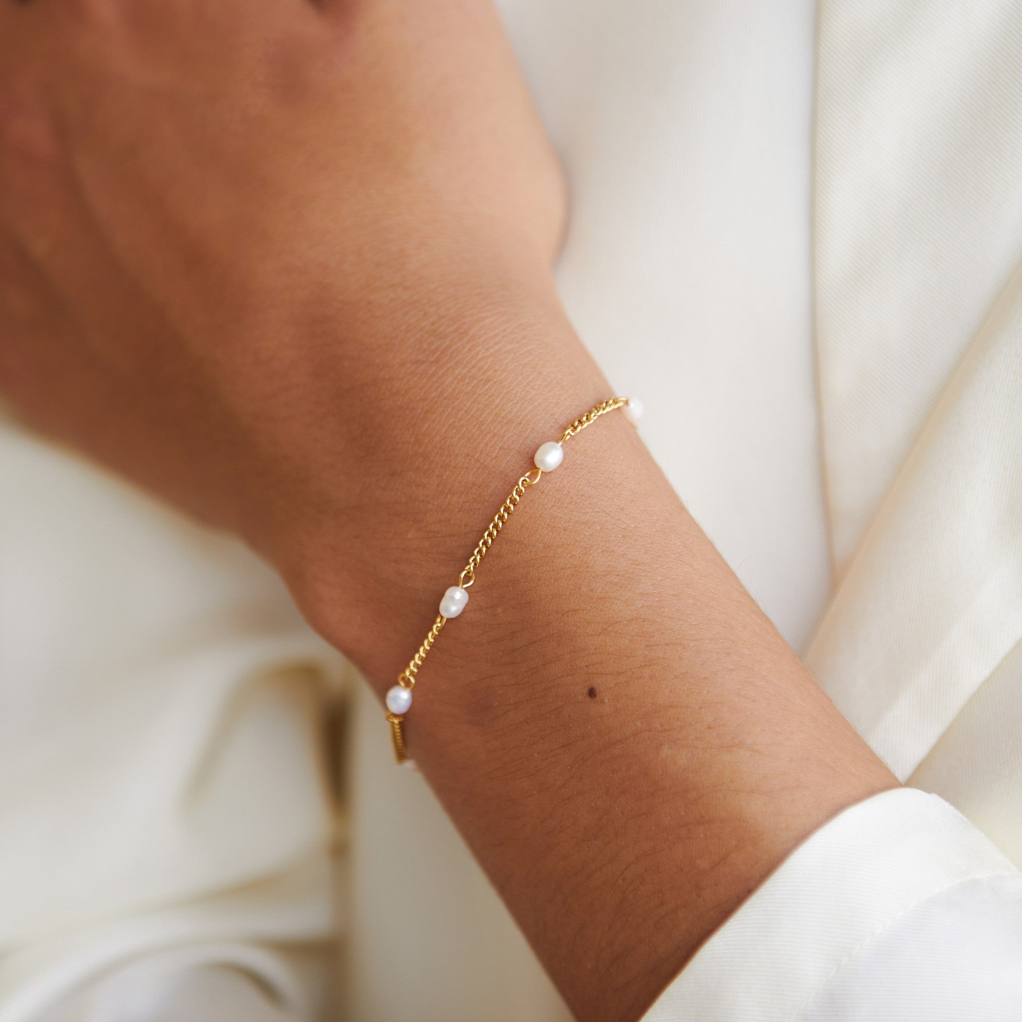 Lovina Freshwater Pearl Bracelet - Image 3