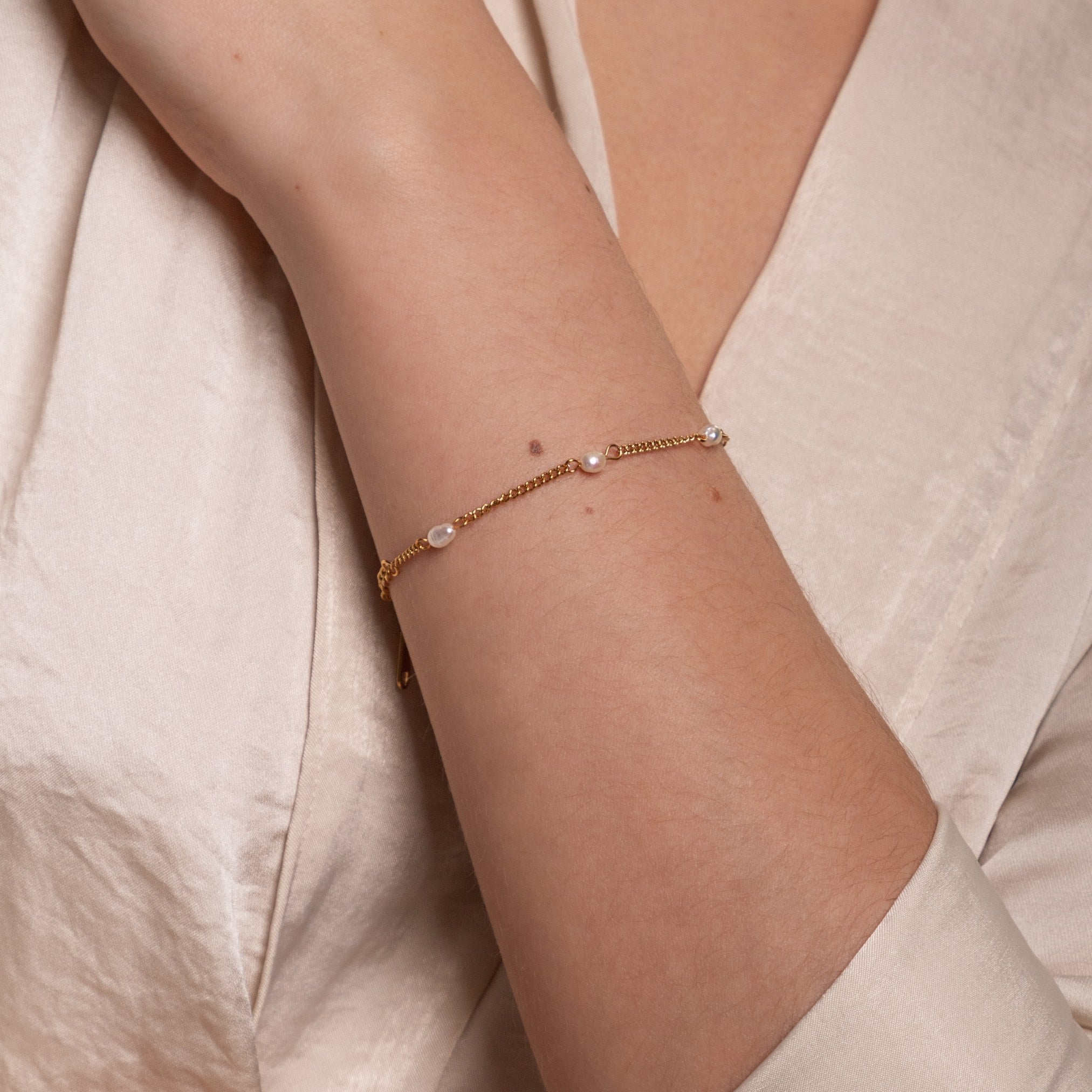 Lovina Freshwater Pearl Bracelet - Image 12