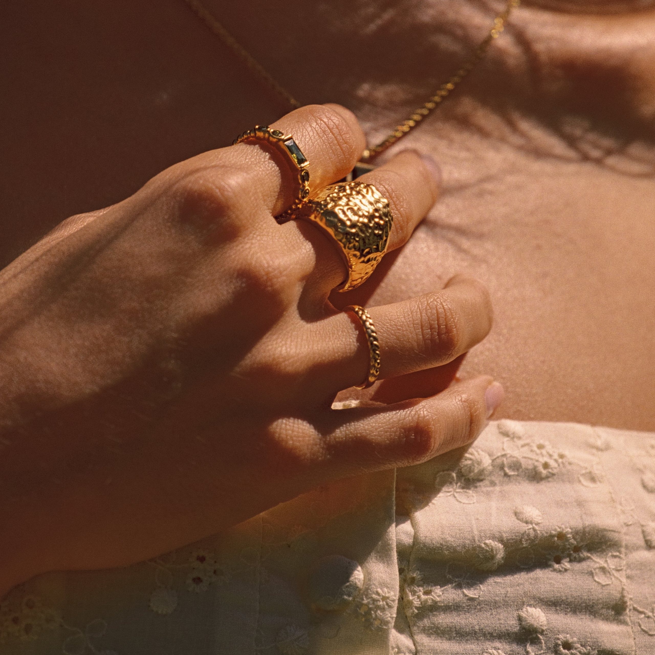 Laurel Crown Ring - Image 5